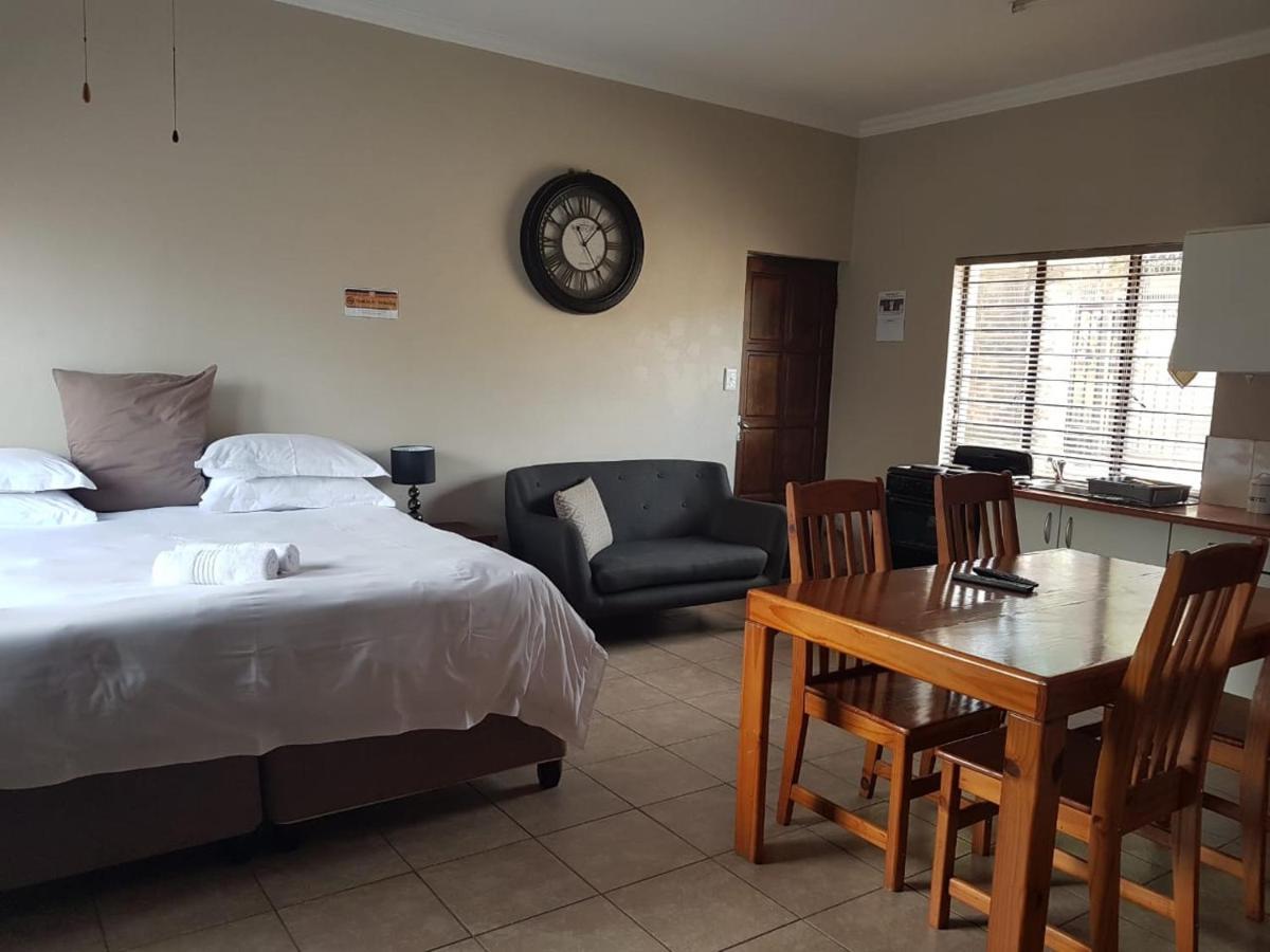 Private Apartments & Biz Stays Pretoria Exterior photo