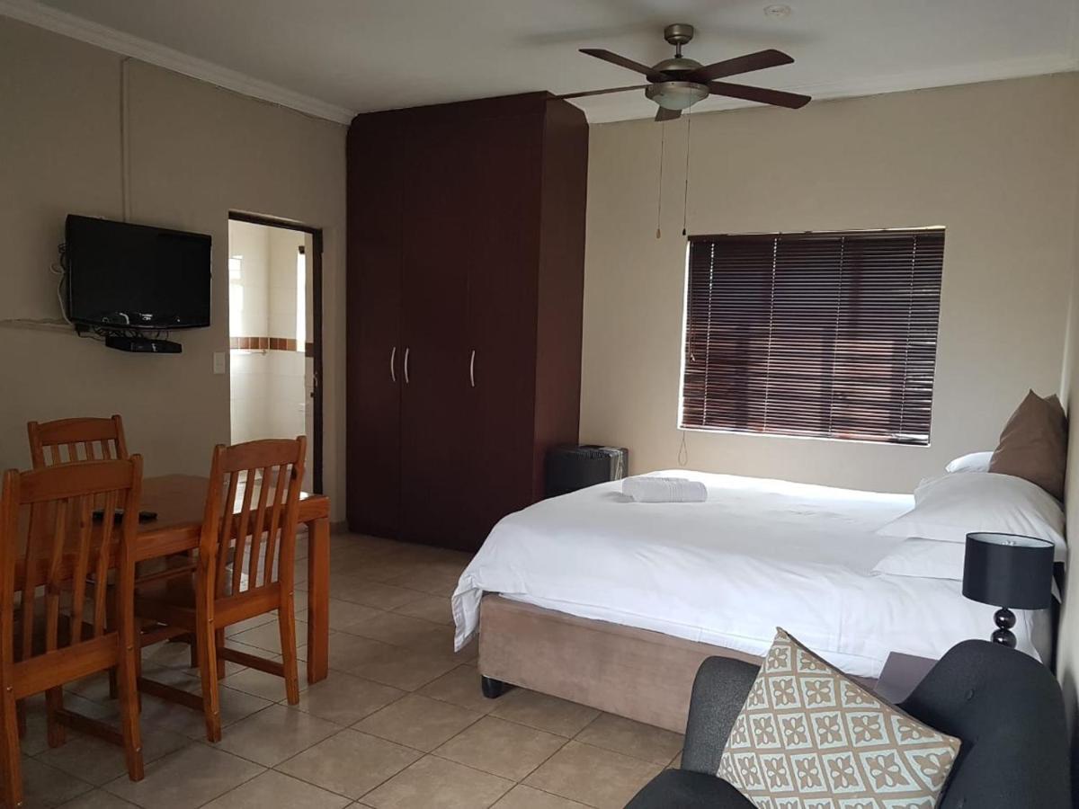 Private Apartments & Biz Stays Pretoria Exterior photo
