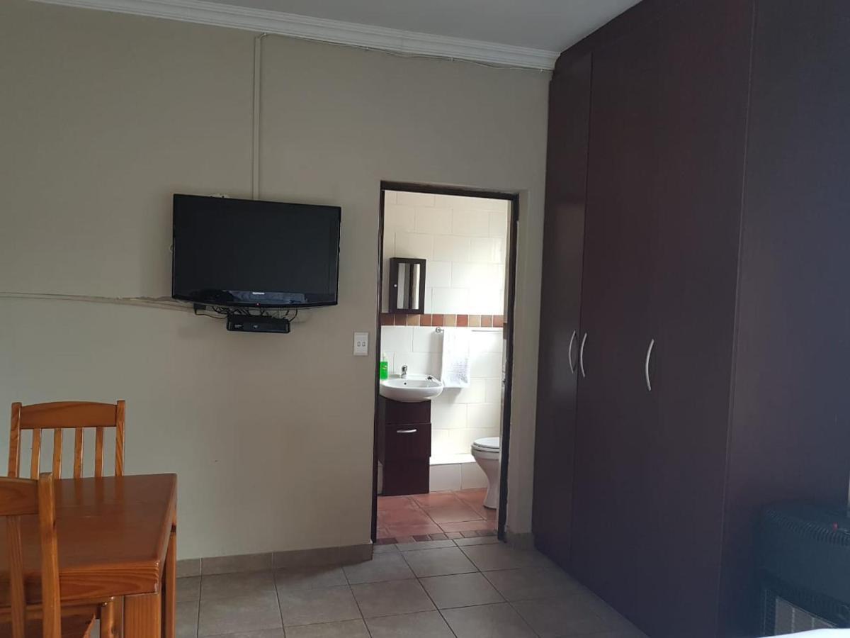 Private Apartments & Biz Stays Pretoria Exterior photo
