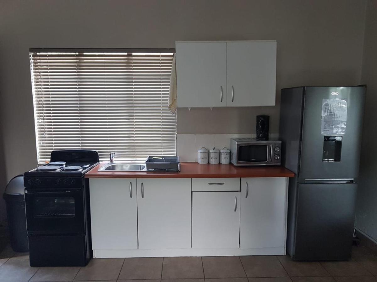 Private Apartments & Biz Stays Pretoria Exterior photo