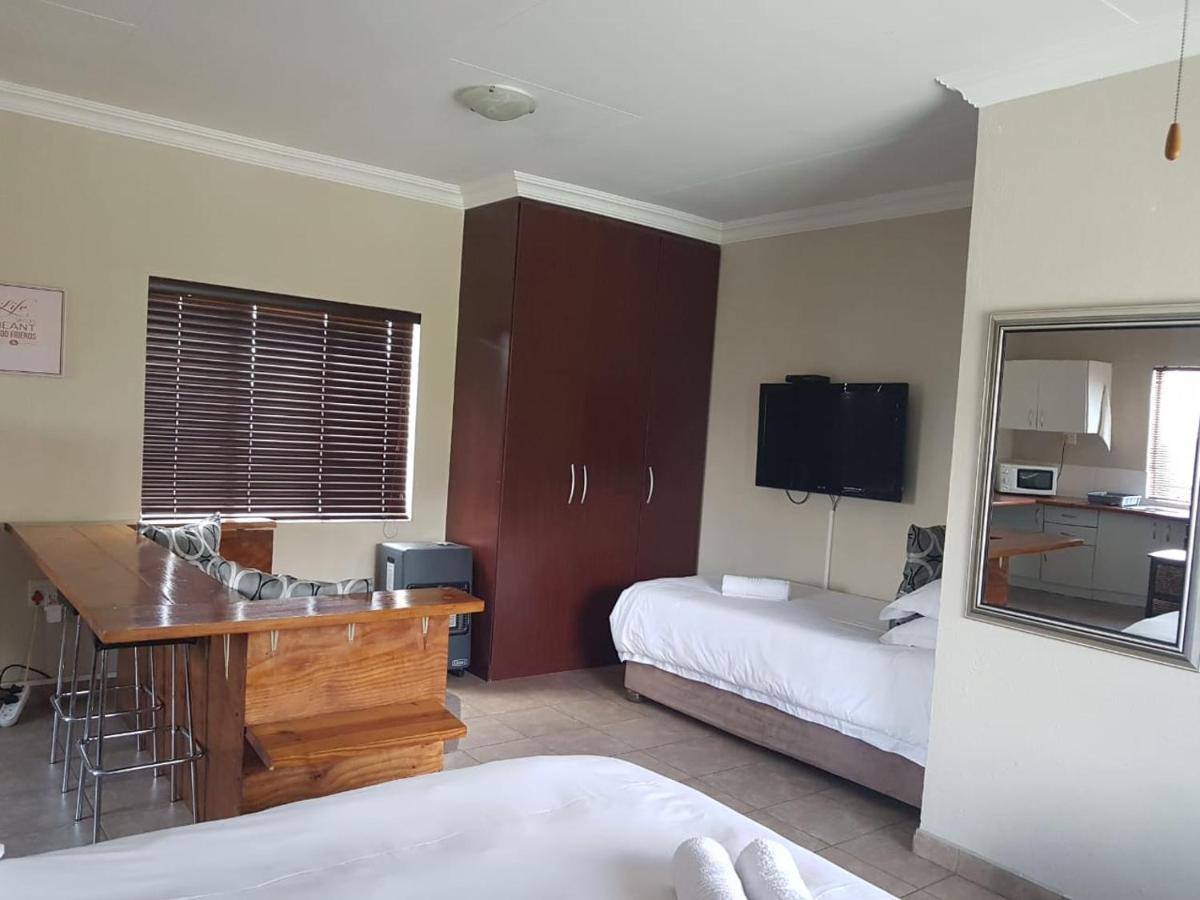 Private Apartments & Biz Stays Pretoria Exterior photo