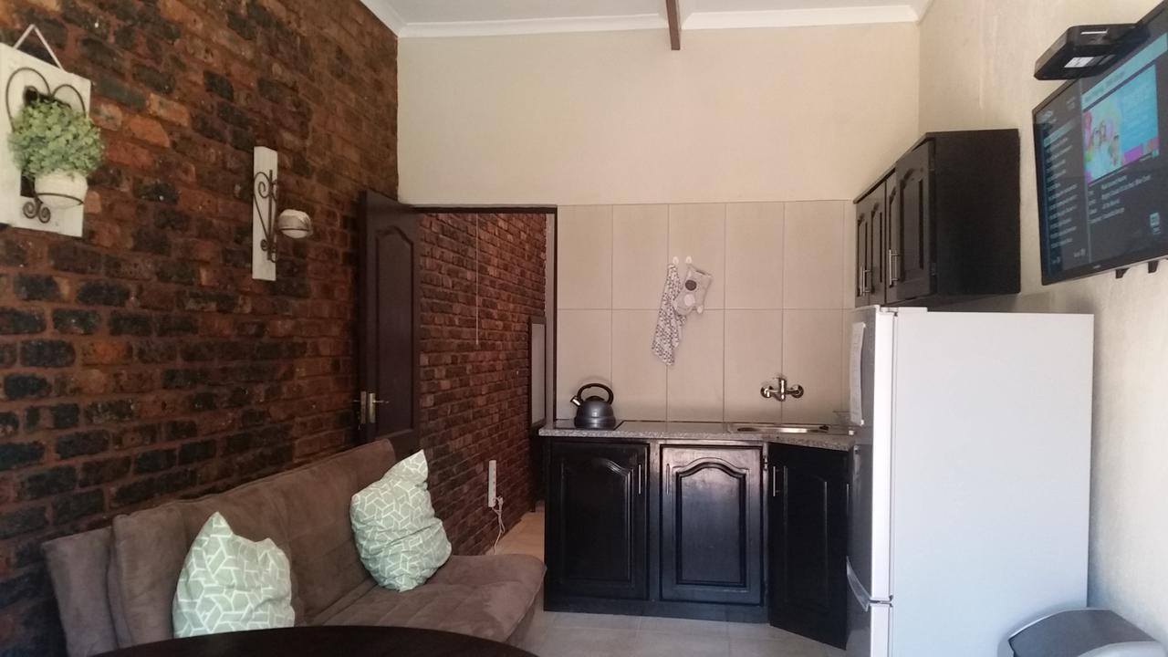 Private Apartments & Biz Stays Pretoria Exterior photo